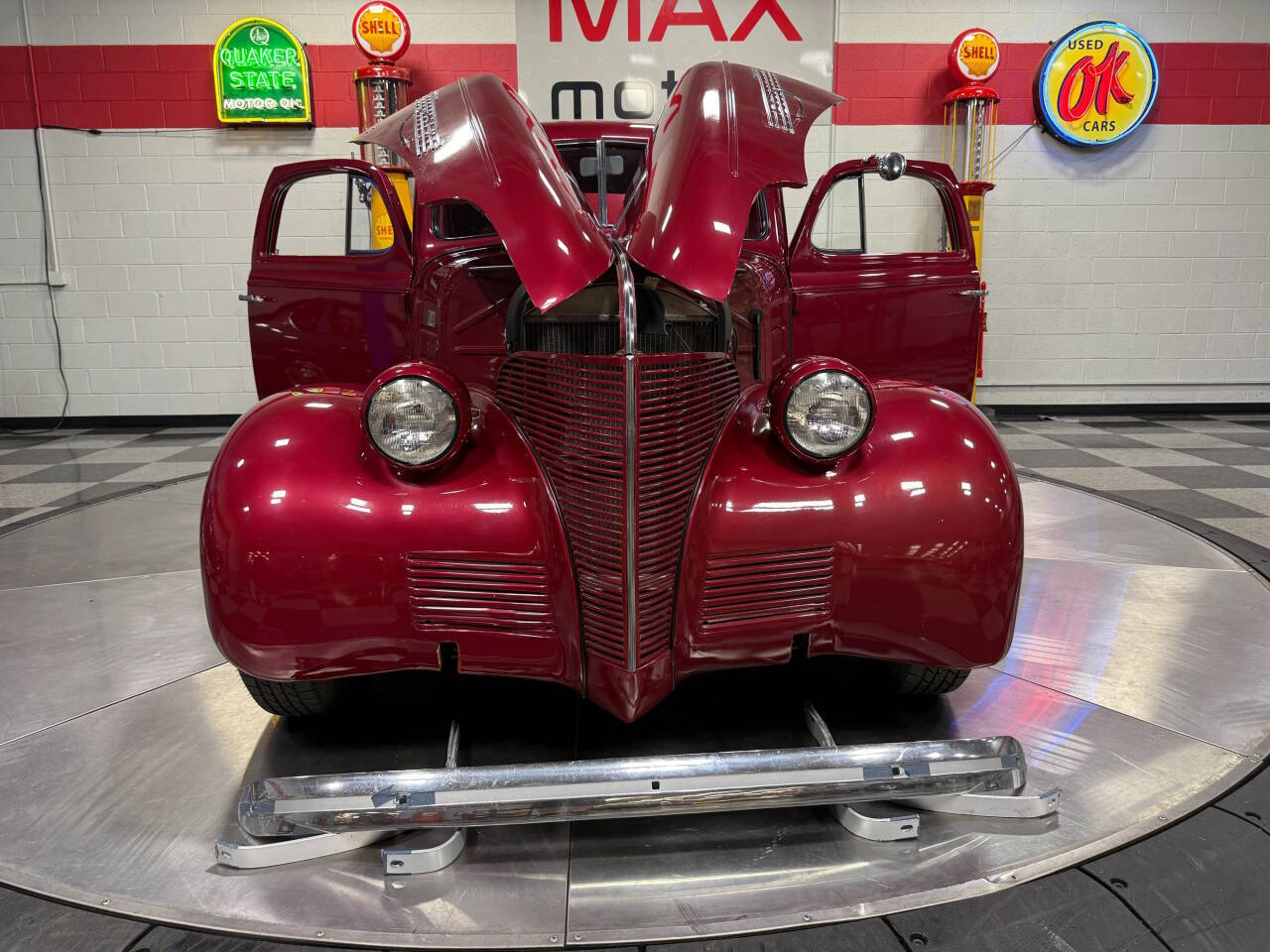 1939 Chevrolet Coupe 104