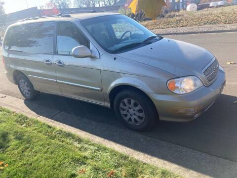 2005 Kia Sedona for sale at Blue Line Auto Group in Portland OR