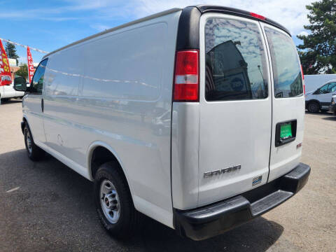 2017 GMC Savana 2500