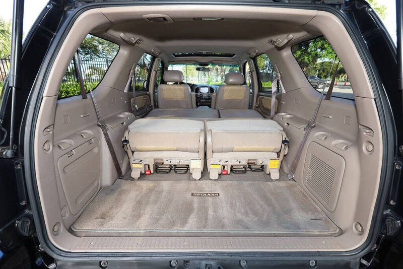 2001 Toyota Sequoia Limited