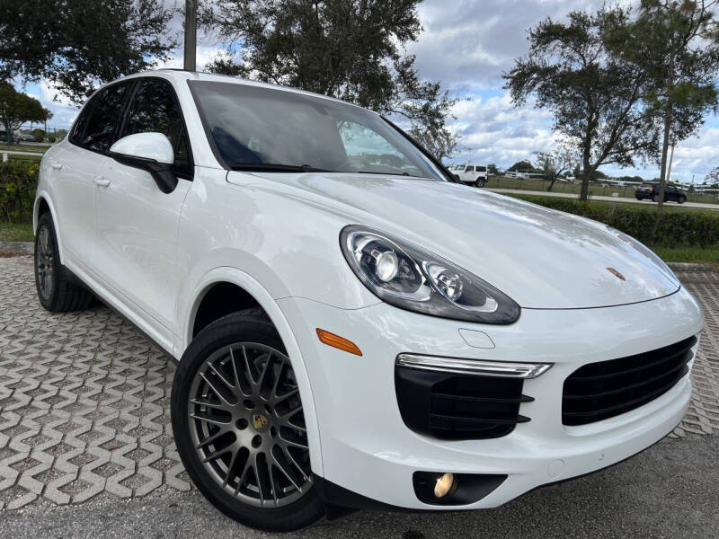 2017 Porsche Cayenne Platinum Edition