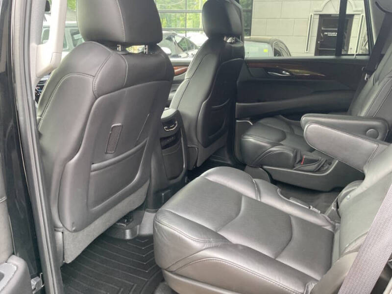 2017 Cadillac Escalade Luxury