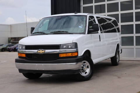 2025 Chevrolet Express LT 3500