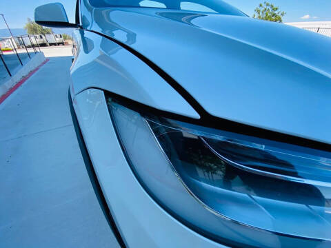 2023 Tesla Model X Standard Range