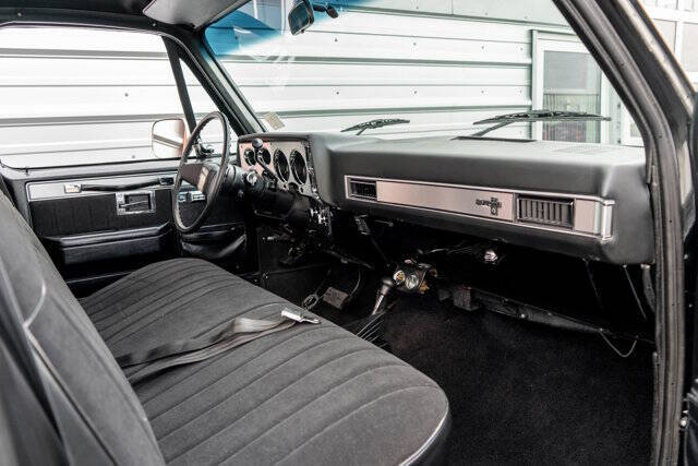 1985 Chevrolet C/K 20 Series 19