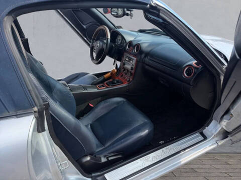 2004 Mazda MX-5 Miata