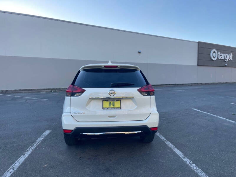 2020 Nissan Rogue S