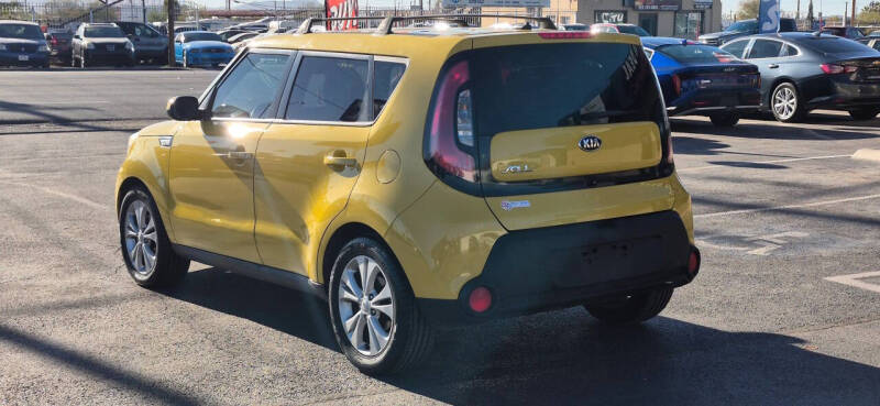2015 Kia Soul +
