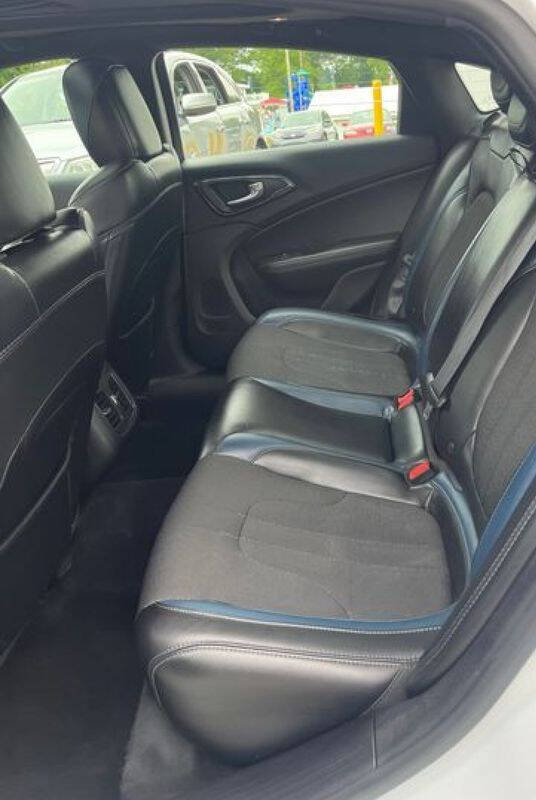 2016 Chrysler 200