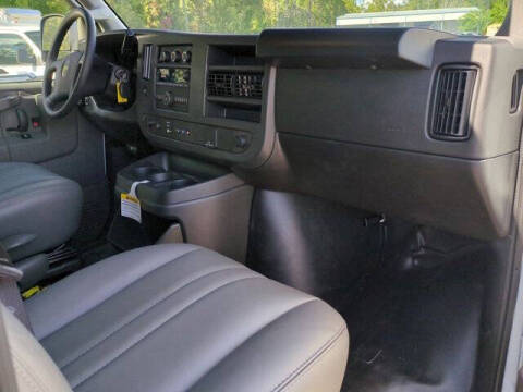 2025 Chevrolet Express 2500