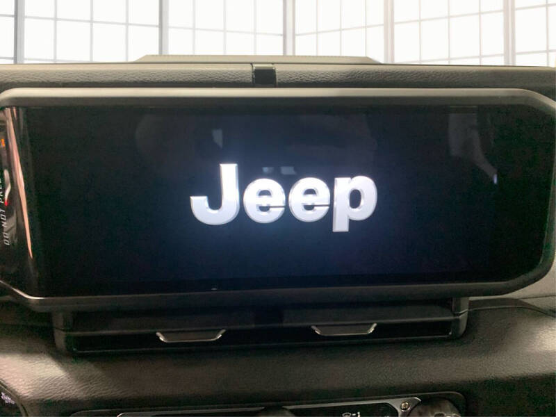 2025 Jeep Gladiator NightHawk