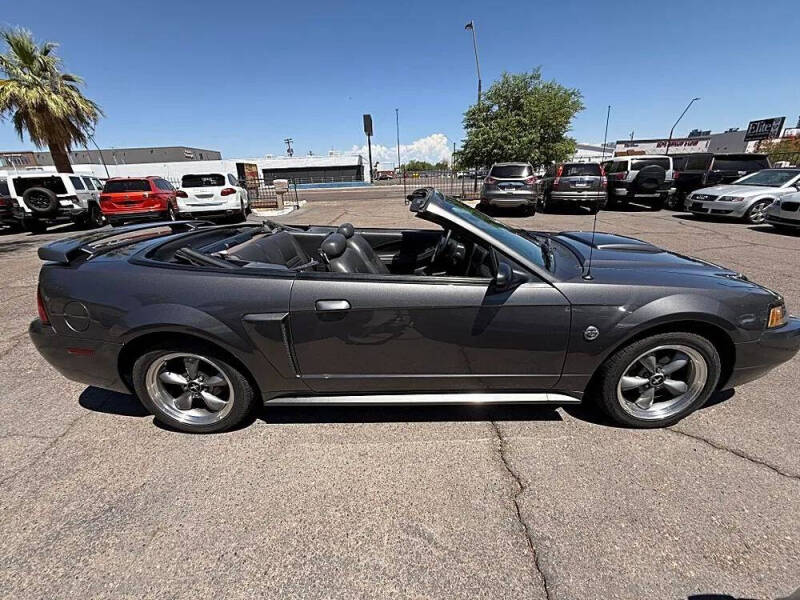 2004 Ford Mustang GT Deluxe