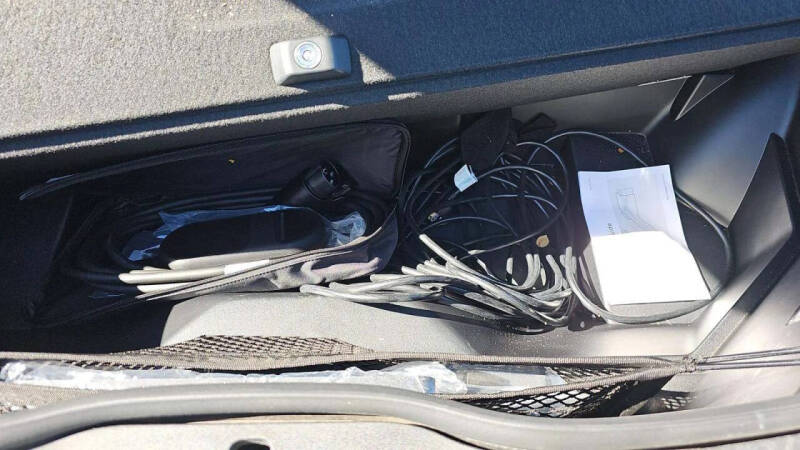 2024 Rivian R1S Adventure