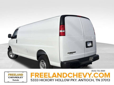 2025 Chevrolet Express 3500
