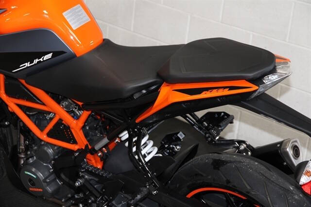 2023 KTM DUKE 390