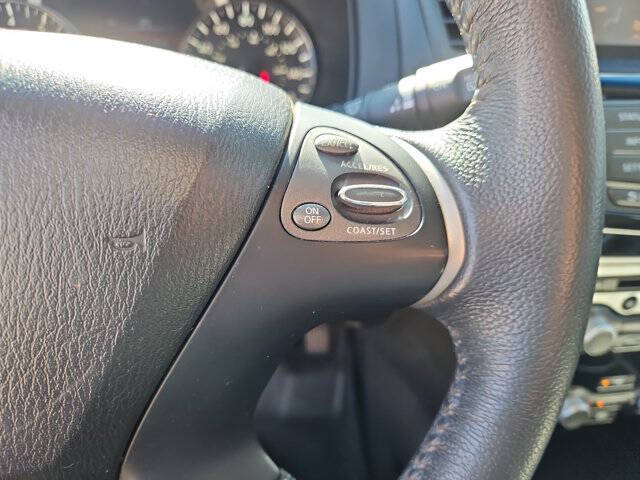 2016 Nissan Pathfinder SV