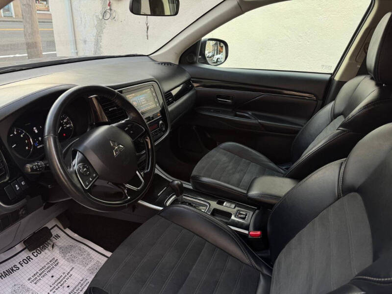 2019 Mitsubishi Outlander SE