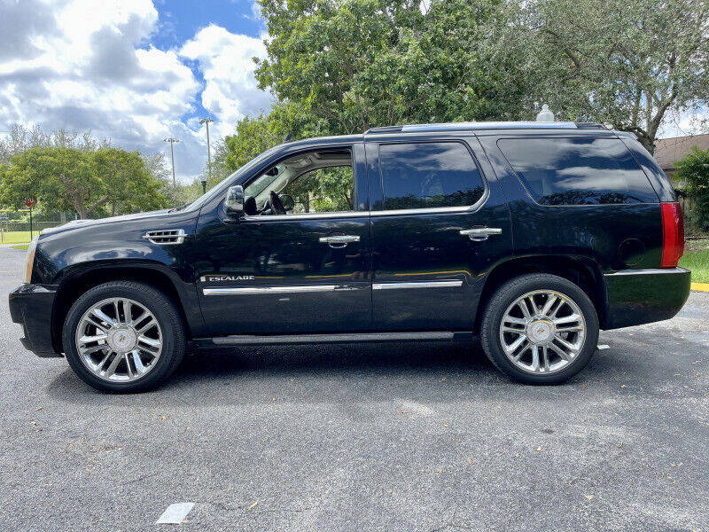 2009 Cadillac Escalade  - $9,995