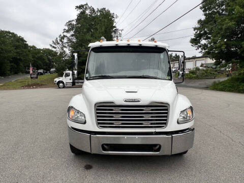 2017 Freightliner M2 106
