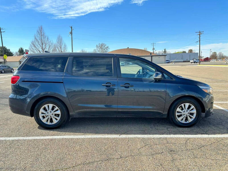 2017 Kia Sedona LX