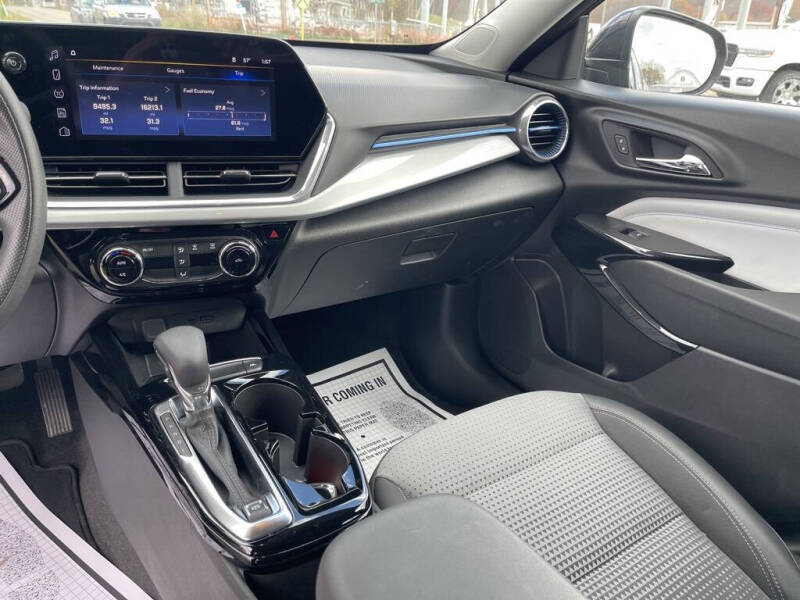 2024 Chevrolet Trax LT