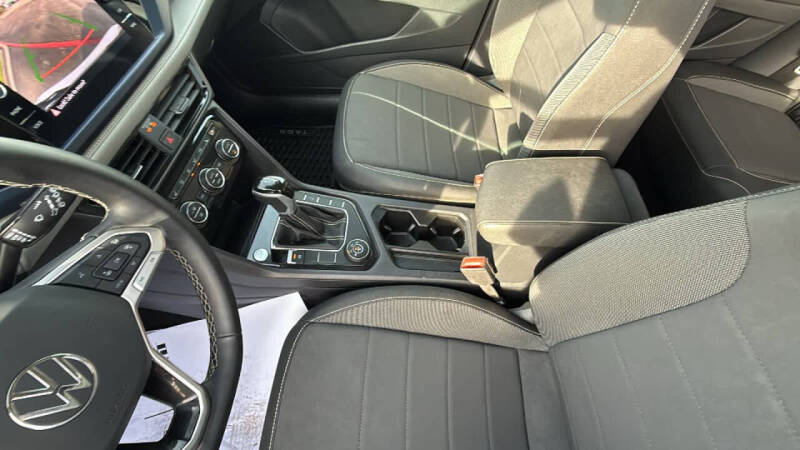 2024 Volkswagen Taos SE 4Motion