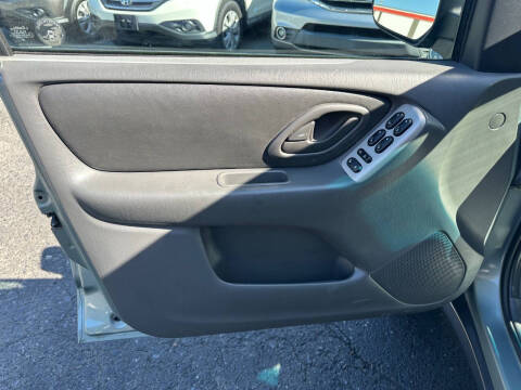 2003 Mazda Tribute ES-V6