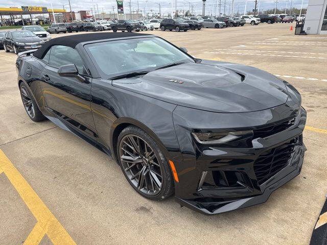 Used 2022 Chevrolet Camaro ZL1 with VIN 1G1FK3D63N0100310 for sale in Bloomington, IL