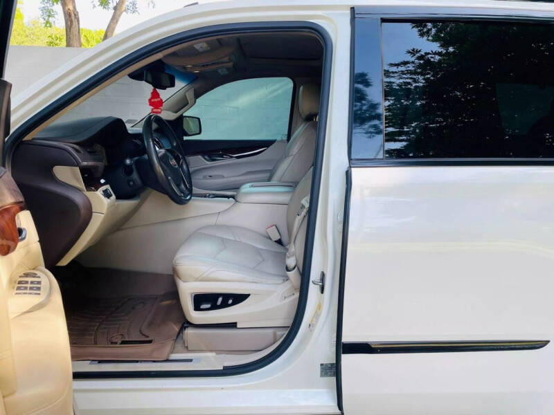 2015 Cadillac Escalade Luxury