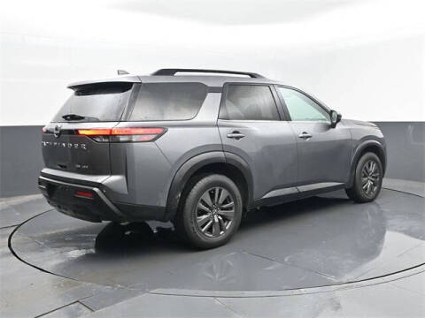 2022 Nissan Pathfinder SV