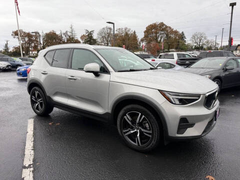 2023 Volvo XC40 B5 Core