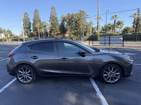 2018 Mazda MAZDA3 Grand Touring