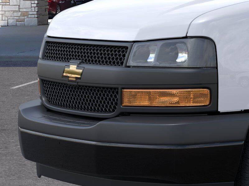 2025 Chevrolet Express 2500