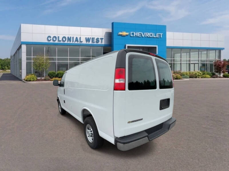 2025 Chevrolet Express 2500