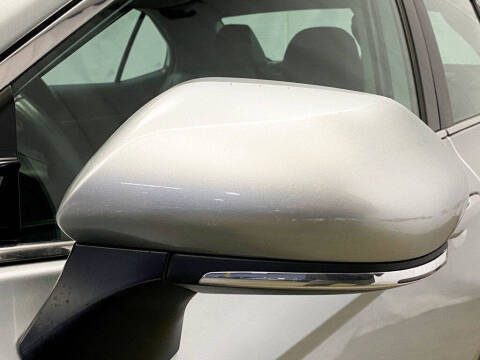 2022 Toyota Camry Hybrid XLE