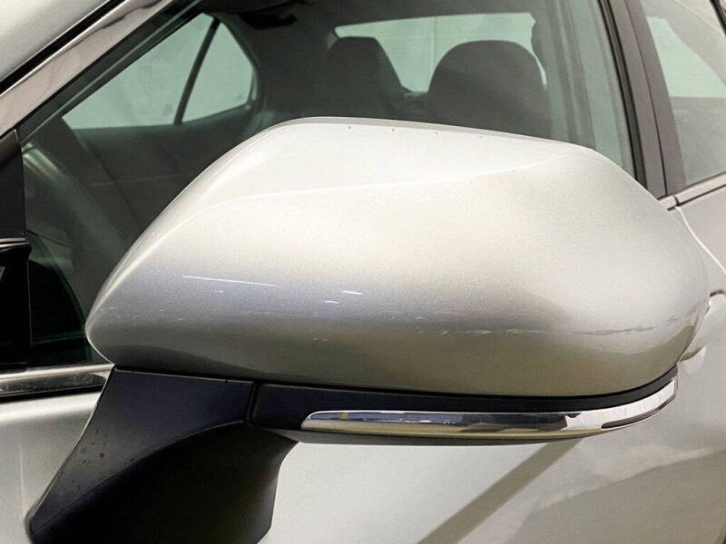 2022 Toyota Camry Hybrid XLE