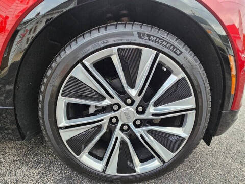 2024 Cadillac LYRIQ Luxury 3