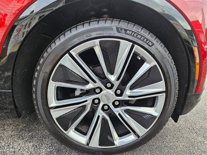 2024 Cadillac LYRIQ Luxury 3