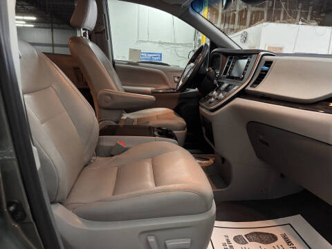 2020 Toyota Sienna XLE 8-Passenger