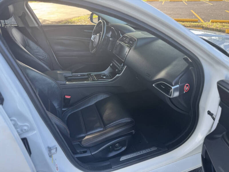 2018 Jaguar XE 25t Prestige