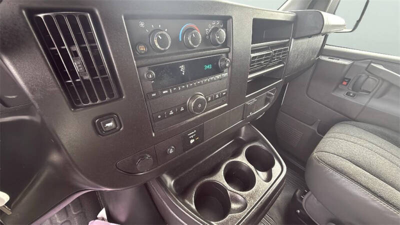 2024 Chevrolet Express 2500