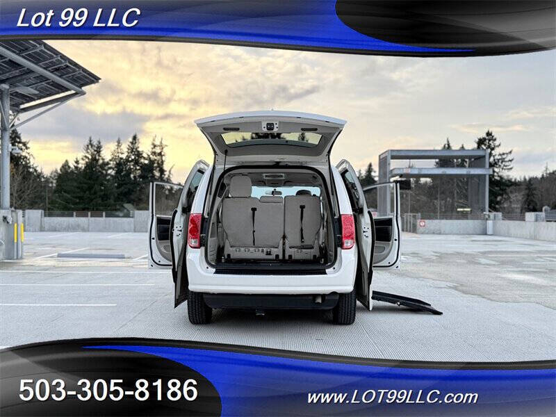 2011 Dodge Grand Caravan Crew