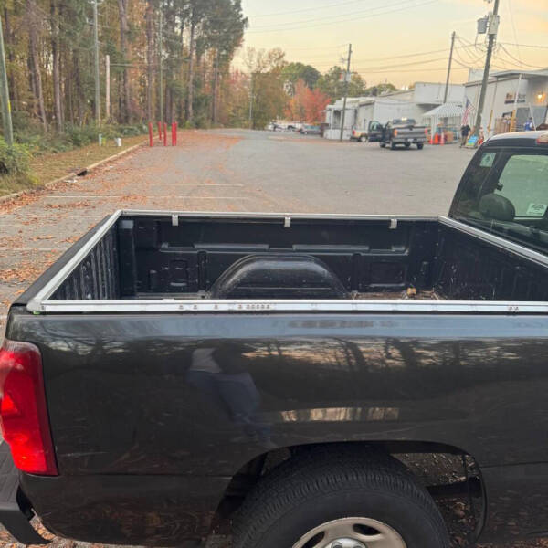 2003 Chevrolet Silverado 1500 LS photo 6