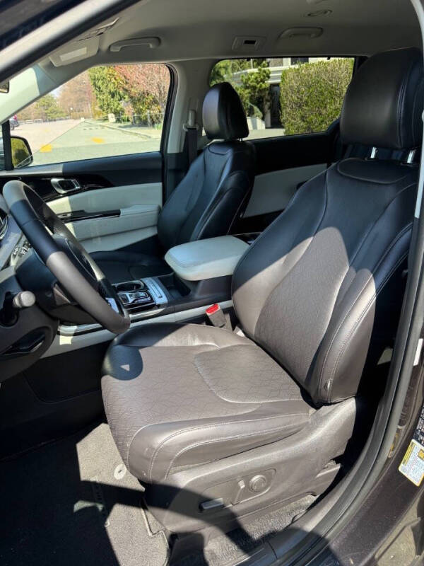 2022 Kia Carnival EX