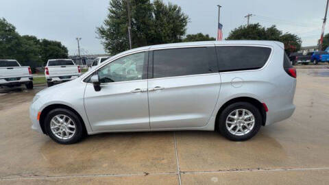 2023 Chrysler Voyager LX