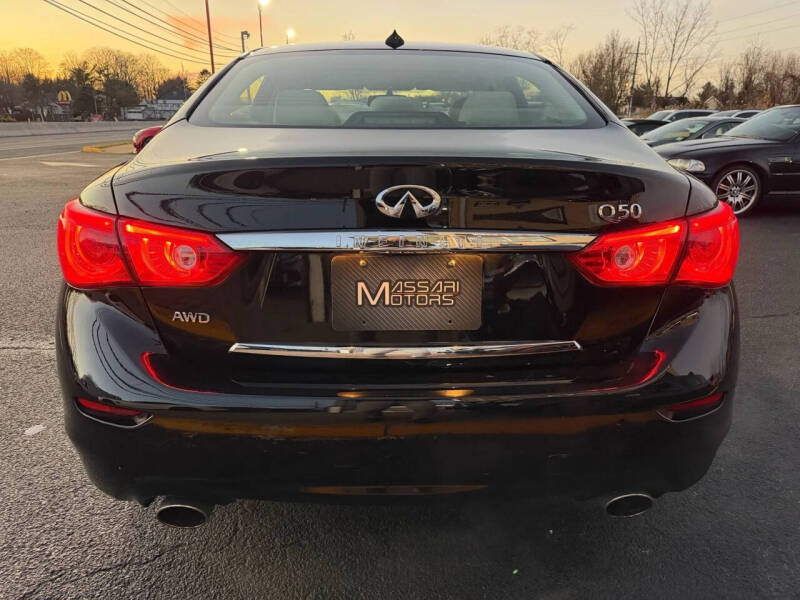 2015 Infiniti Q50 Premium