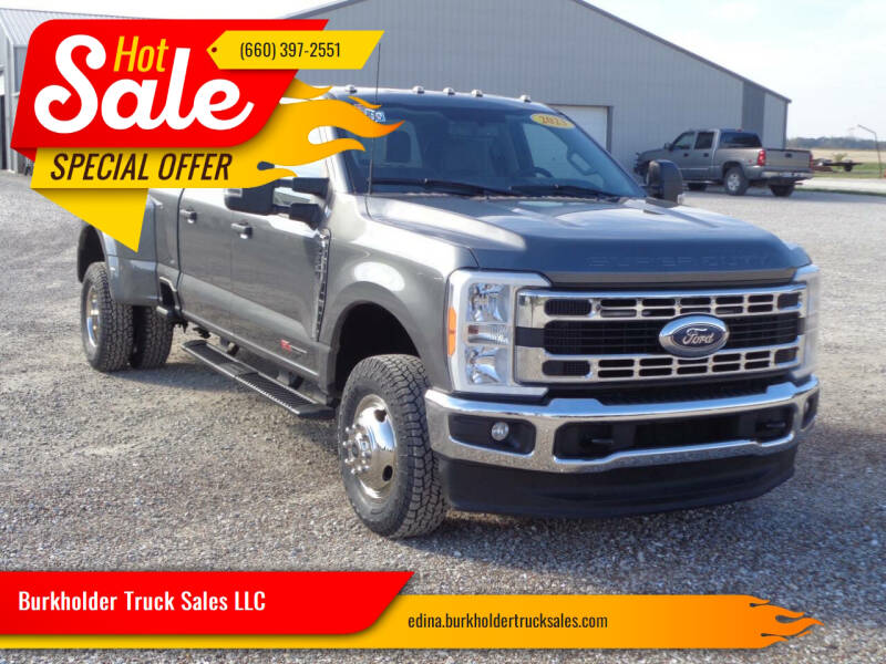 2023 Ford F-350 Super Duty XLT's photo