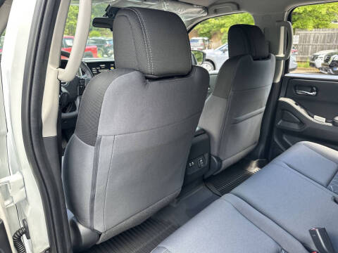 2025 Nissan Frontier SV