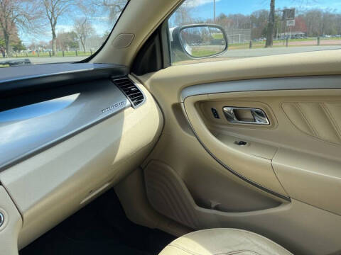 2014 Ford Taurus SEL
