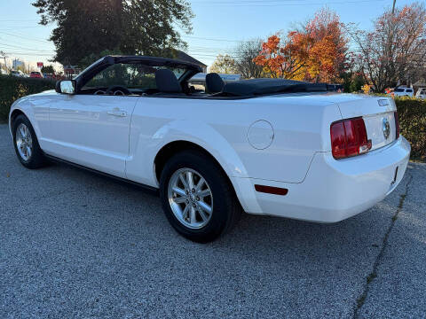2006 Ford Mustang V6 Deluxe